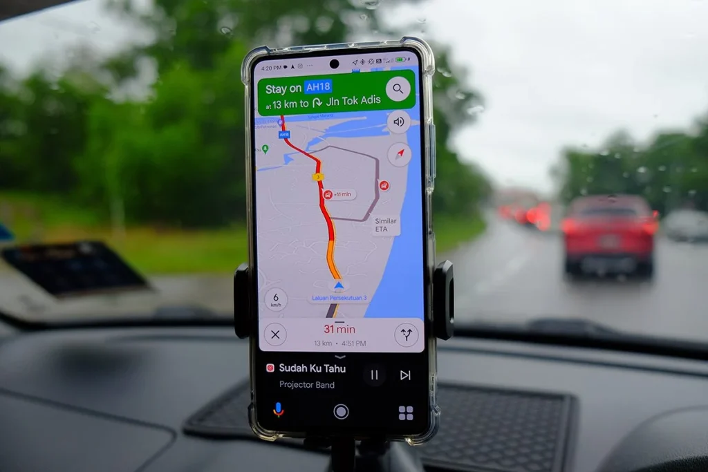 Google mejora la precisión del GPS en la M-30 con 1.600 balizas: así puedes activar el servicio en Waze y Google Maps 2 El servicio ampliado de Google y Waze permite activar una mayor exactitud en la localización GPS de la M-30
