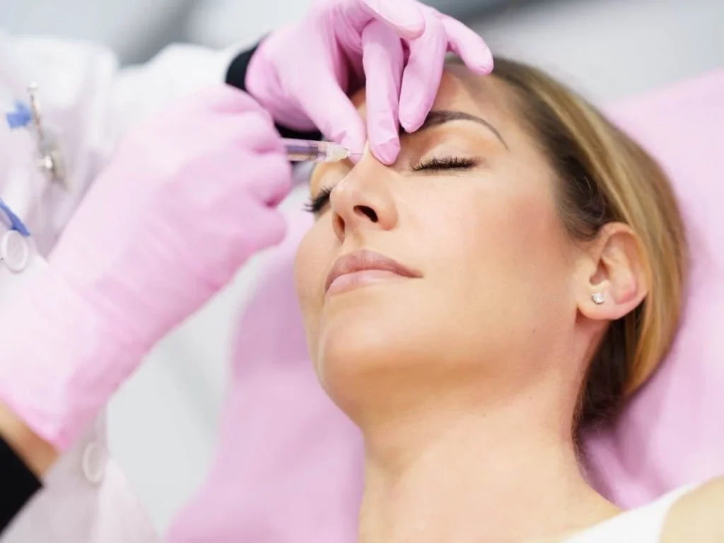 El ácido hialurónico se convierte en la batalla silenciosa entre médicos, dentistas y enfermeras por un negocio millonario 3 Enfermería dermoestética: autonomía y formación al frente