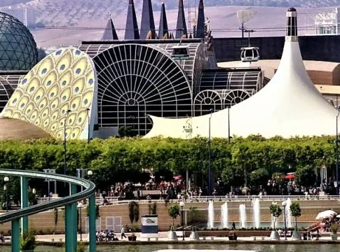 Expo ‘92: la montaña de deudas y ruinas fantasma que dejó Sevilla para siempre. Lo que nunca te dijeron del gran experimento Expo ‘92: la montaña de deudas y ruinas fantasma que dejó Sevilla para siempre. Lo que nunca te dijeron del gran experimento