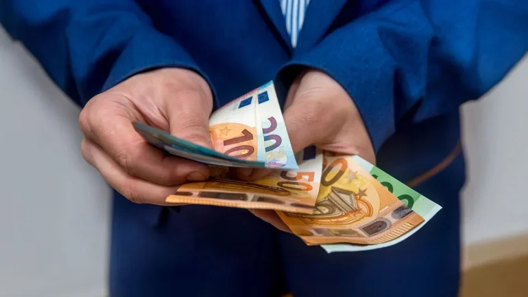 El Gobierno de Pedro Sánchez se queda solo por la nueva cuota de autónomos