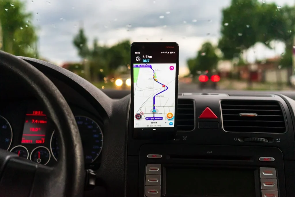 Google mejora la precisión del GPS en la M-30 con 1.600 balizas: así puedes activar el servicio en Waze y Google Maps 4 Google incorpora 1.600 balizas en la M-30 para mejorar la precisión del GPS en rutas con Waze y Google Maps