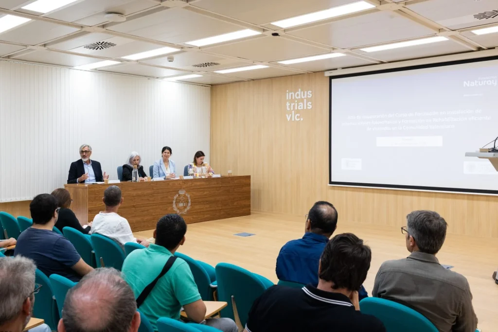 Inauguración de cursos instalación fotovoltaica