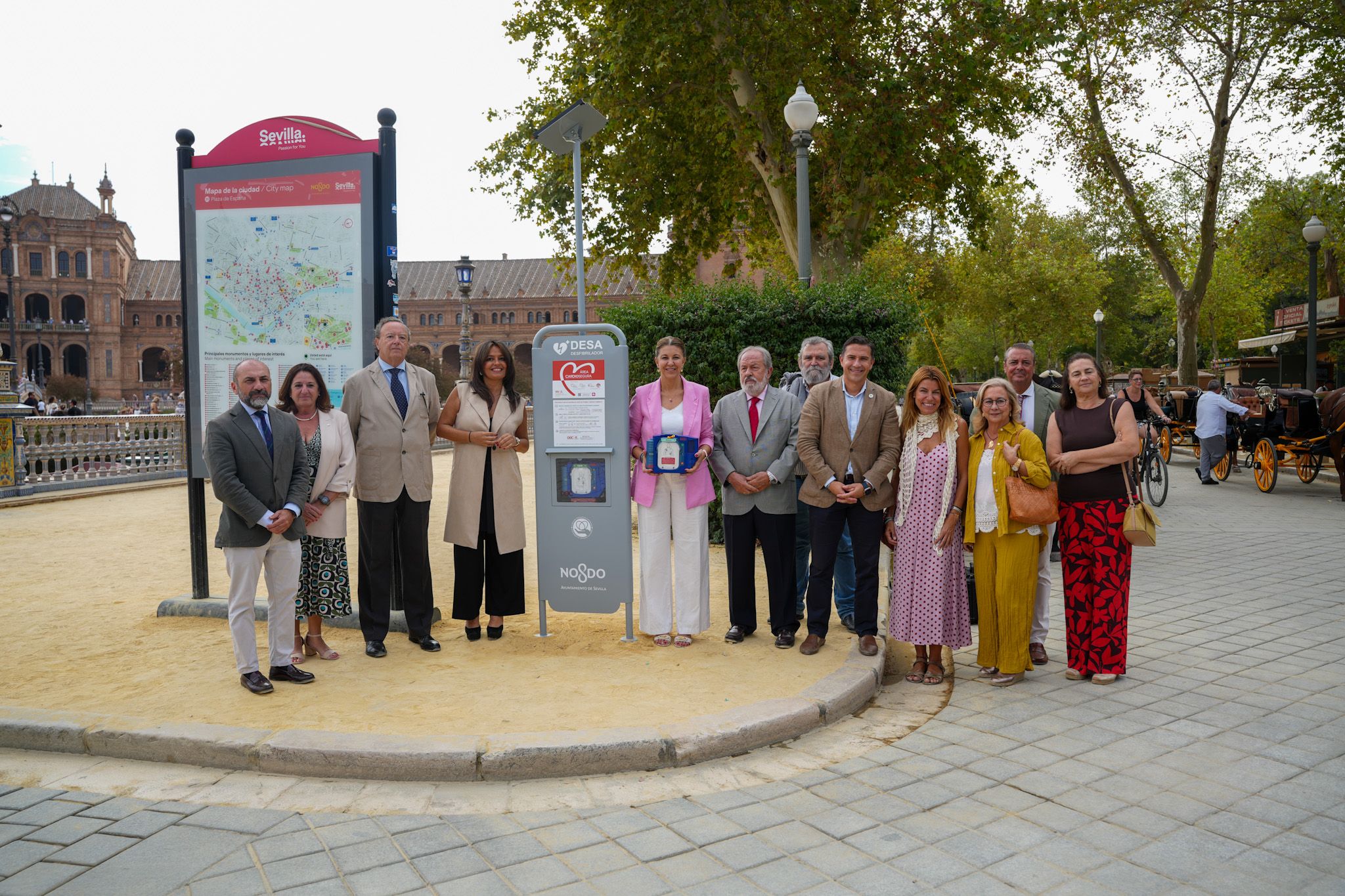 Sevilla da un paso histórico en la protección del corazón de sus ciudadanos y visitantes 1 Inauguracion Totem Parque de Maria Luisa Plaza de Espaa Sevilla