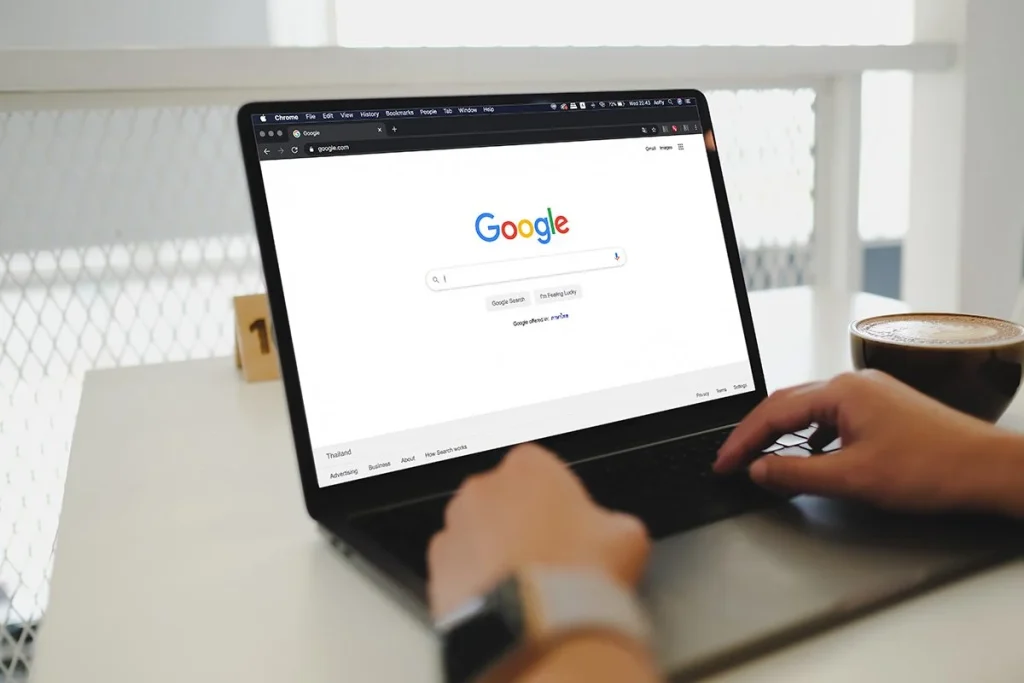 Innovación en Google Chrome que facilita el acceso a contenido previo mediante pestañas inteligentes