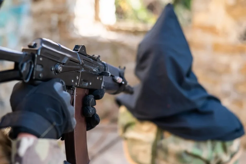 China advierte sobre el riesgo de la inteligencia artificial en manos terroristas para crear armas mortales 2 La inteligencia artificial bajo amenaza_ así podría usarse para crear armas letales