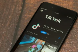 La inteligencia artificial en Smart Split de TikTok agiliza la creación de clips para redes sociales