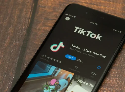La inteligencia artificial en Smart Split de TikTok agiliza la creación de clips para redes sociales La inteligencia artificial en Smart Split de TikTok agiliza la creación de clips para redes sociales