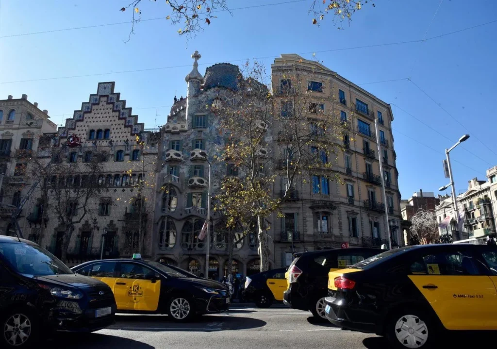 La nueva ley del taxi: menos VTC y tarifas al alza
