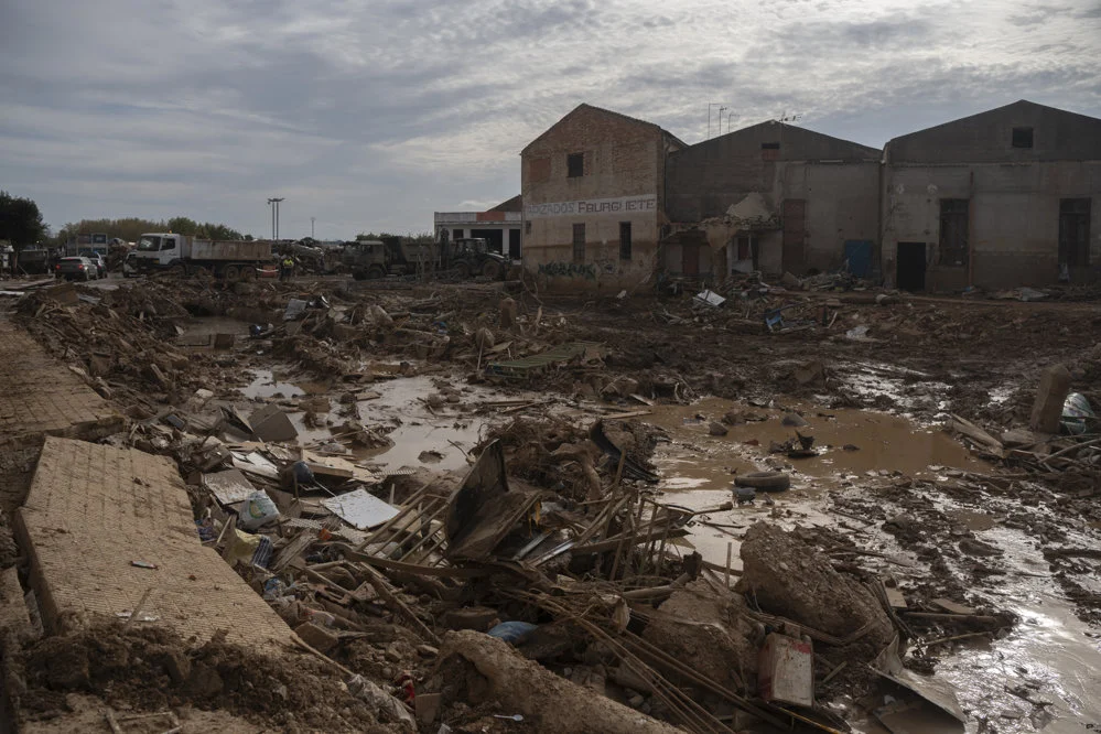 'Nuevo clima, nueva emergencia': el documental que reconstruye minuto a minuto lo ocurrido con la DANA que causó más de 200 muertes 3 Lo que tenemos que cambiar sí o sí ante nuevos pronósticos climáticos