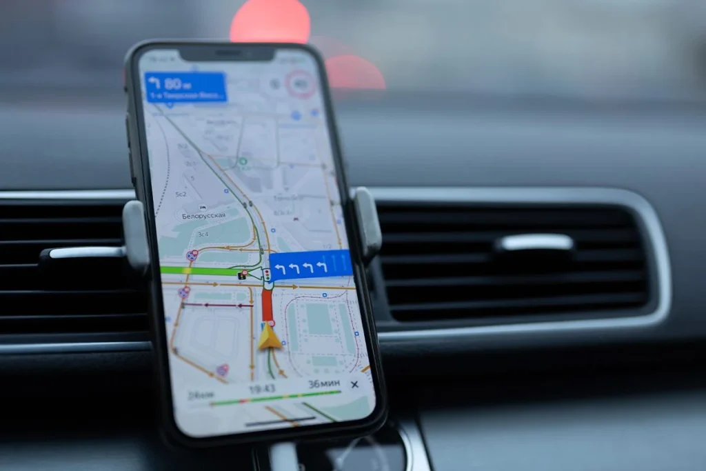 Google mejora la precisión del GPS en la M-30 con 1.600 balizas: así puedes activar el servicio en Waze y Google Maps 1 Mejora significativa en GPS para la M-30 con el sistema de balizas implementado por Google
