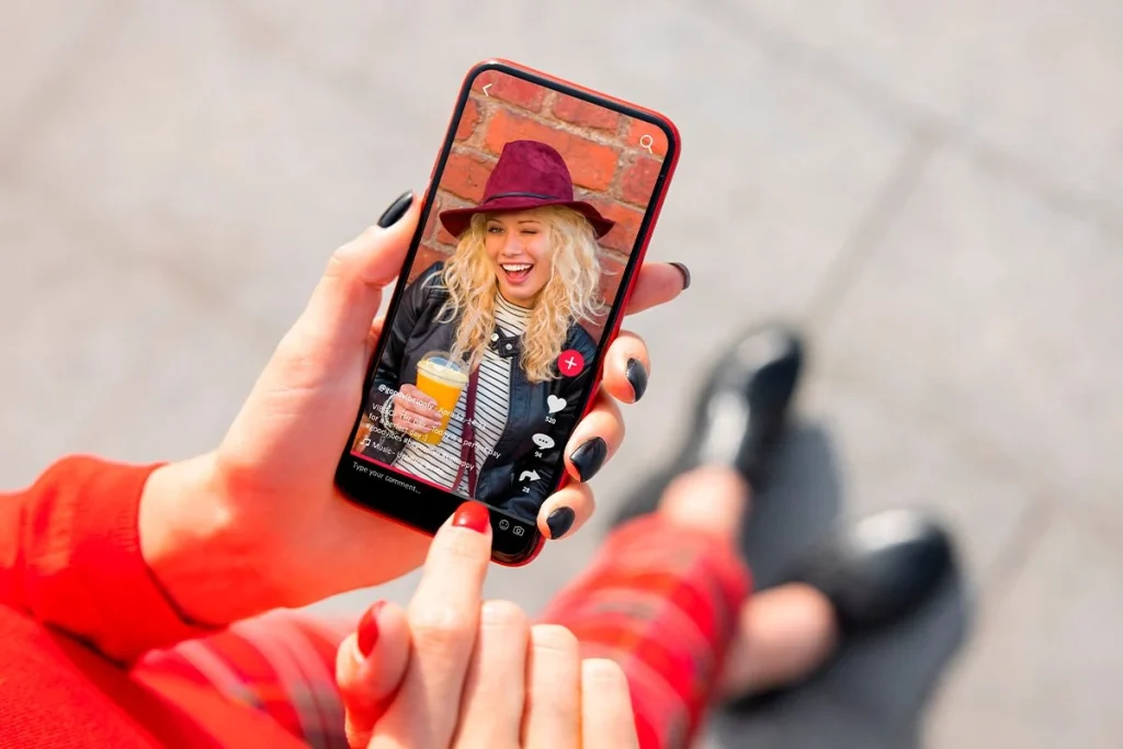 Meta revoluciona Instagram: Vibes, la inteligencia artificial que crea y edita tus vídeos 2 Nueva herramienta Vibes para mejorar y crear vídeos en Instagram con IA