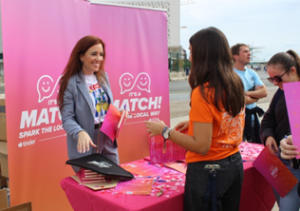 Tinder y ESN colaboran para impulsar el bienestar emocional y reducir la soledad entre estudiantes