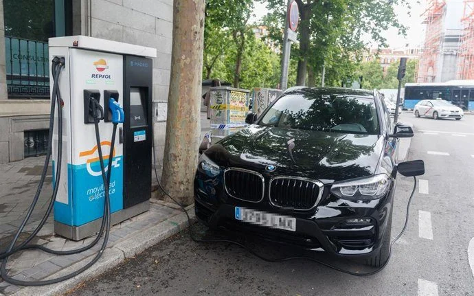 Así ha cambiado el precio de la gasolina en un año en Madrid, Barcelona, Valencia, Sevilla, Málaga y Zaragoza 3 Por qué los precios no suben (ni bajan) todos igual