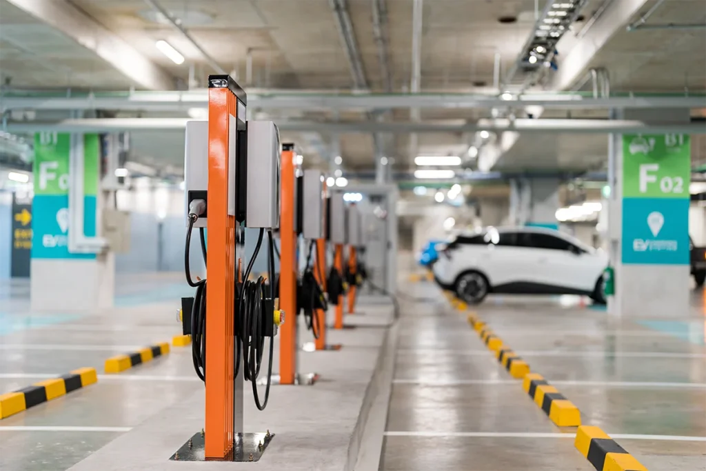 El ‘Icing’ se convierte en la nueva traba para los propietarios de vehículos eléctricos 2 Propietarios de coches eléctricos afectados por la práctica del Icing en puntos de carga