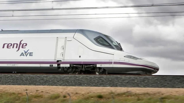Renfe sigue premiando a los jóvenes viajeros con billetes gratis hasta diciembre por cada dos trayectos