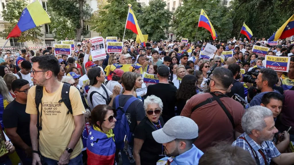 Los venezolanos huyen a España por la crisis y el veto: los vuelos a Madrid no tienen plazas hasta 2026 3 Una diáspora trabajadora que impulsa España
