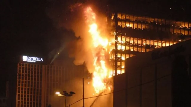 El incendio del Windsor: el misterio de las sombras en la ventana y las cintas que se quemaron para siempre