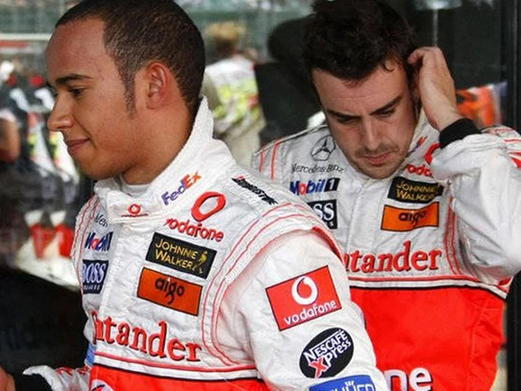 antonio lobato aislamiento fernando alonso mclaren 2007 Fuente: Agencias