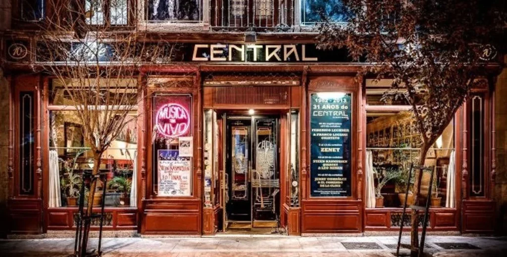 El Café Central de Madrid Centro, que prolonga su cierre hasta 2026