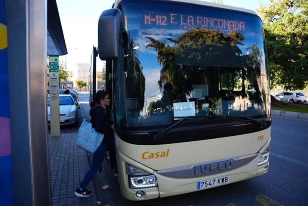 Pablo, conductor de autobús que pide jubilarse antes: "Necesitas estar siempre ocho horas pendiente" 1 Pablo, conductor de autobús que pide jubilarse antes: "Necesitas estar siempre ocho horas pendiente" Fuente: Europa Press