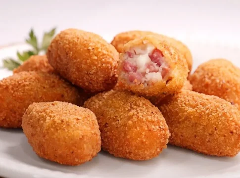 Así puedes preparar la receta de croquetas de jamón al estilo chef que triunfa en TikTok Así puedes preparar la receta de croquetas de jamón al estilo chef que triunfa en TikTok