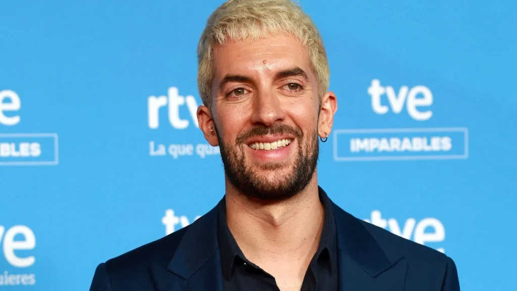 El nuevo look rubio platino de David Broncano
