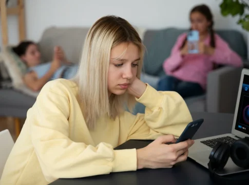desconexion digital Jóvenes adictos al móvil