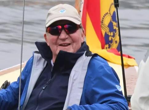 Los dos últimos movimientos de Juan Carlos I que han tensado a Felipe VI: “si se atreve a venir a Madrid habrá consecuencias graves” | Fuente: Europa Press Los dos últimos movimientos de Juan Carlos I que han tensado a Felipe VI: “si se atreve a venir a Madrid habrá consecuencias graves”