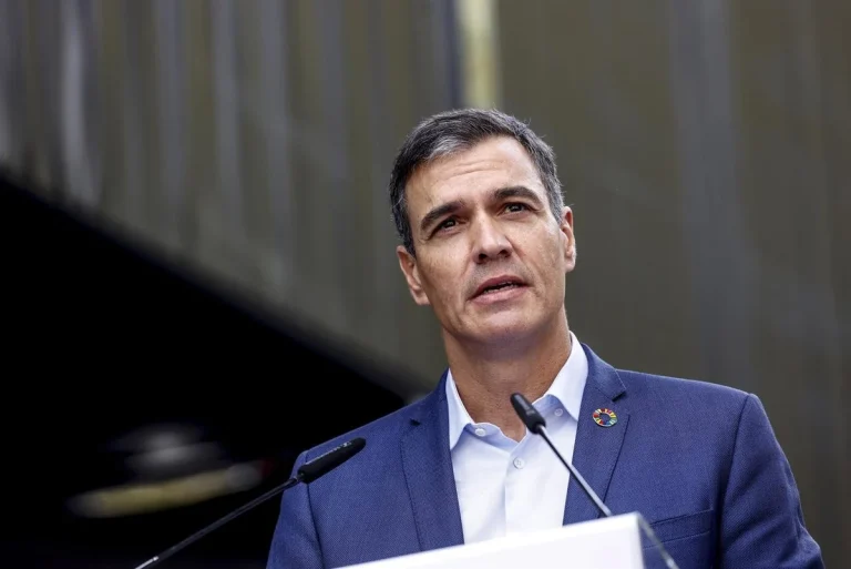 El ataque a las obras del Valle de Cuelgamuros: pintadas franquistas e insultos a Sánchez