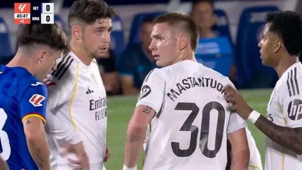 Franco Mastantuono se llena de dudas en el Real Madrid 2 Franco Mastantuono se llena de dudas en el Real Madrid Fuente: Agencias Fuente: Captura LaLiga