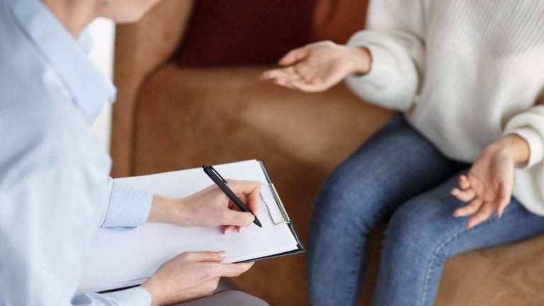 De la exigencia a la comprensión, estrategias psicológicas para fortalecer la autoestima