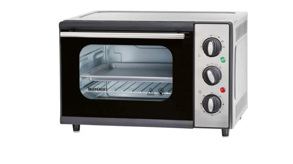 Ni Alcampo ni Aldi: Lidl tiene el electrodoméstico perfecto para cocinas pequeñas, destronando a la freidora de aire y por menos de 50 euros 1 El mini horno de Lidl está ganando espacio en los hogares españoles