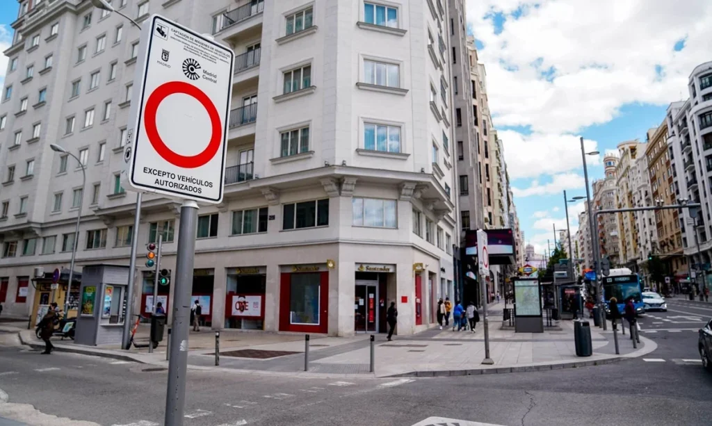El Ayuntamiento de Madrid aplicará descuentos en el impuesto de circulación según la contaminación del vehículo 1 El Ayuntamiento de Madrid aplicará descuentos en el impuesto de circulación según la contaminación del vehículo Fuente: Europa Press