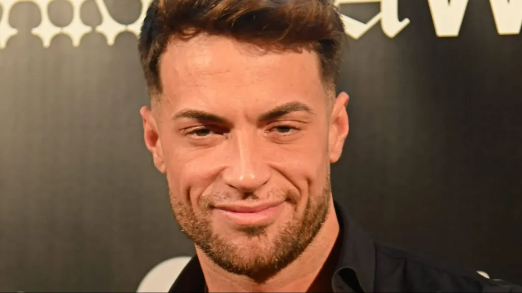 "Tiene dos tumores que no tienen buena pinta": Jose Carlos Montoya revela la dura batalla de Anita Williams y aclara rumores sobre su reconciliación 2 El verdadero vínculo entre Jose Carlos Montoya y su ex: el hijo de Anita