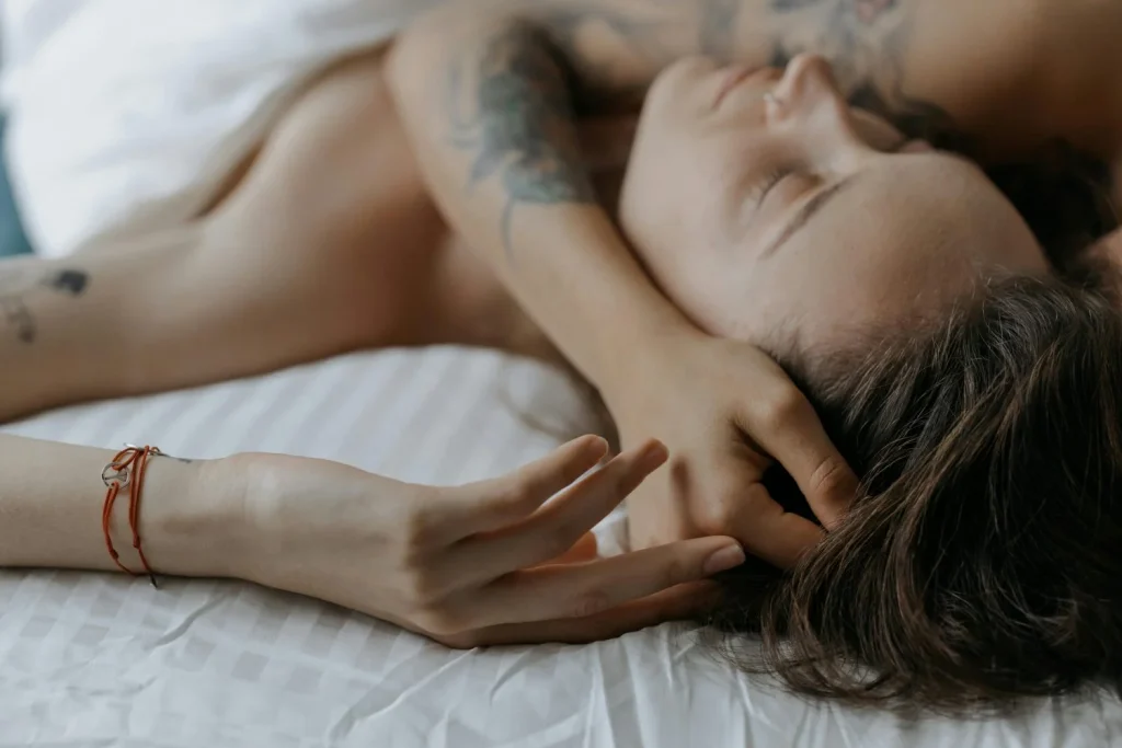 Posturas sexuales que refuerzan el juego y la complicidad