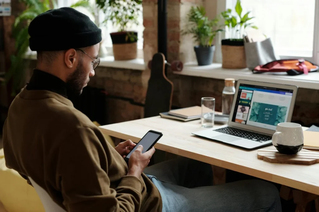 ¿Te sientes vigilado por apps y webs que usas en tu móvil? Las cookies te espían para llenarte de publicidad y esta es la forma de eliminarlas 1 Cómo borrar las cookies del navegador de tu móvil
