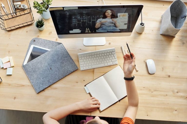 Preply demuestra que su método online con tutores e IA es el más eficaz para aprender inglés en 2025