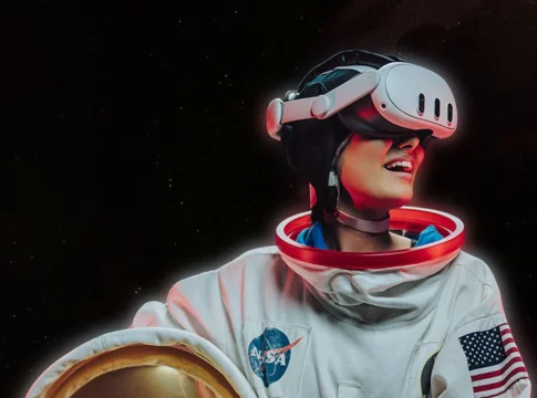 realidad virtual luna virtual zone Cartel de la experiencia de VR 'Luna' de Virtual Zone