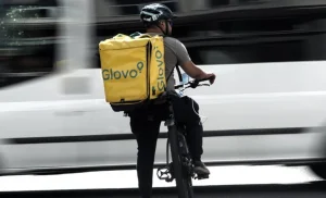 Cuando trabajar 12 horas parece una elección: el discurso de Glovo sobre los repartidores autónomos sigue levantando ampollas Fuente: Europa Press