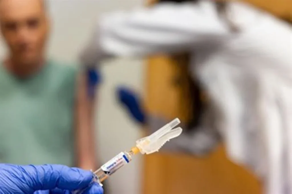 La mitad del personal sanitario desafía a Sanidad y renuncia a la vacuna de la gripe 1 La mitad del personal sanitario desafía a Sanidad y renuncia a la vacuna de la gripe Fuente: Europa Press