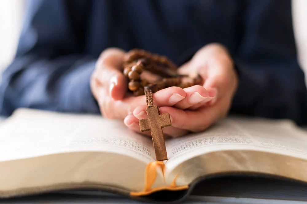 Cura Iglesia Catolica Fe