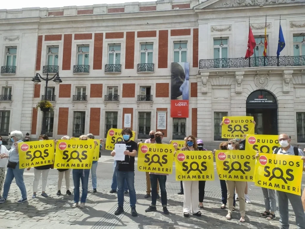 Vecinos de Chamberí protestan por el ruido de los restaurantes y locales del barrio