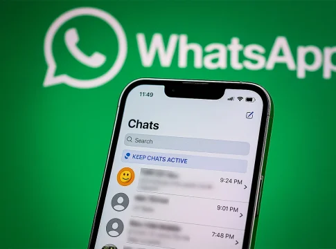 La nueva función de WhatsApp en iPhone evita que te olvides de responder y mantiene tus chats activos iPhone con WhatsApp mostrando recordatorio de respuesta