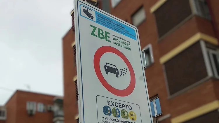 Bilbao y Valencia lideran la ola: las nuevas ZBE y restricciones para coches desde este mes de octubre fuente: Europa Press