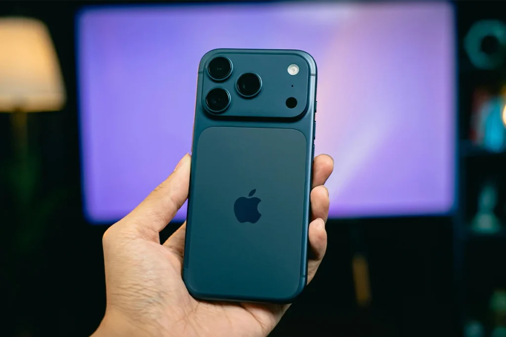 ¿Es posible comprar un iPhone 17 cobrando solo el salario mínimo?