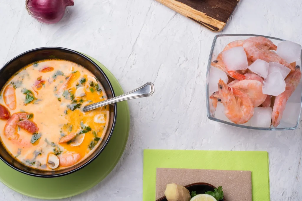 3 sopas españolas que arrasan este invierno: fáciles, rápidas y con un sabor que reconforta. 1 Hay sopas que saben a celebración, a momentos especiales compartidos alrededor de la mesa. Fuente: Freepik