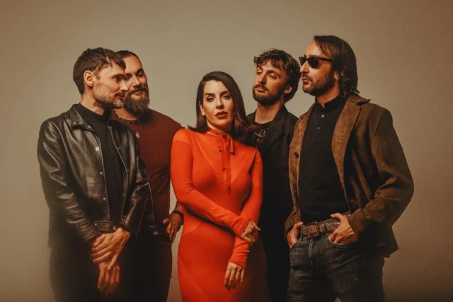 Ruth presenta su eléctrico 'Black Sheep': "Es un viaje de alguien que se ha sentido bicho raro y que finalmente encuentra su lugar"