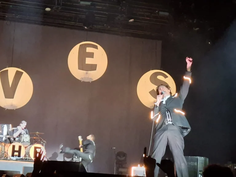 El Rock n' roll también se debe bailar: The Hives en Madrid