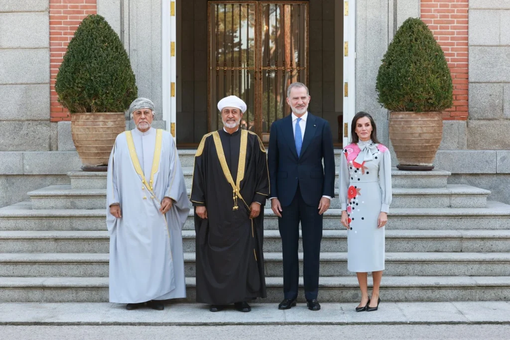 22 años de la promesa de Letizia: La frase sobre el "impagable ejemplo de Sofía" que hoy es dinamitada por las memorias de Juan Carlos I 1 Los primeros días del compromiso de Letizia Ortiz y Felipe de Borbón