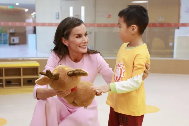 ​"Fuimos muy duros con la Reina Letizia": Un experto en Casa Real lanza un 'mea culpa' y presenta su vaticinio sobre la princesa Leonor 